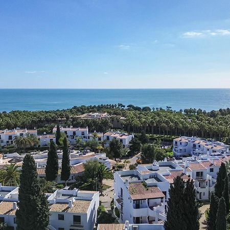 Appartamento Seaside Retreat With Pool, Ac, And Fast Wi-Fi Albufeira Esterno foto