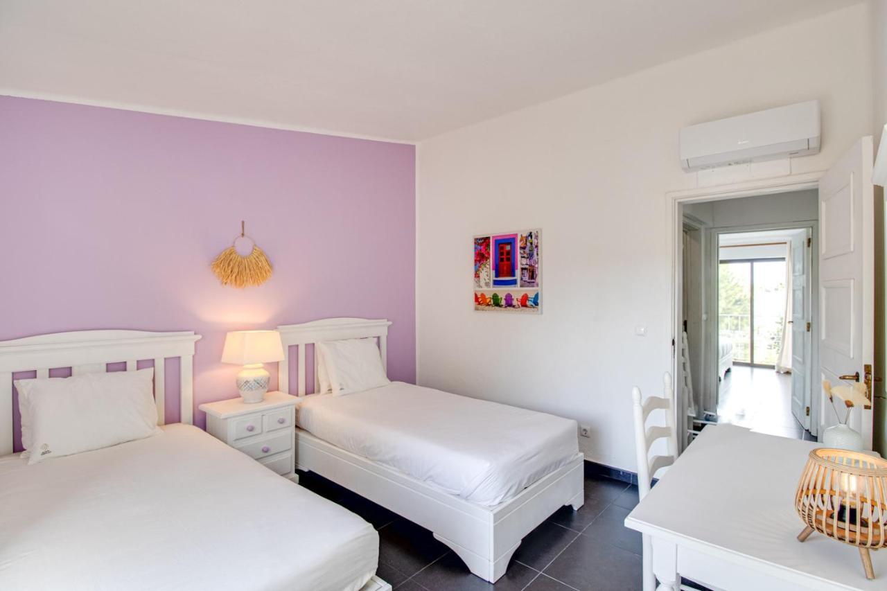 Appartamento Seaside Retreat With Pool, Ac, And Fast Wi-Fi Albufeira Esterno foto