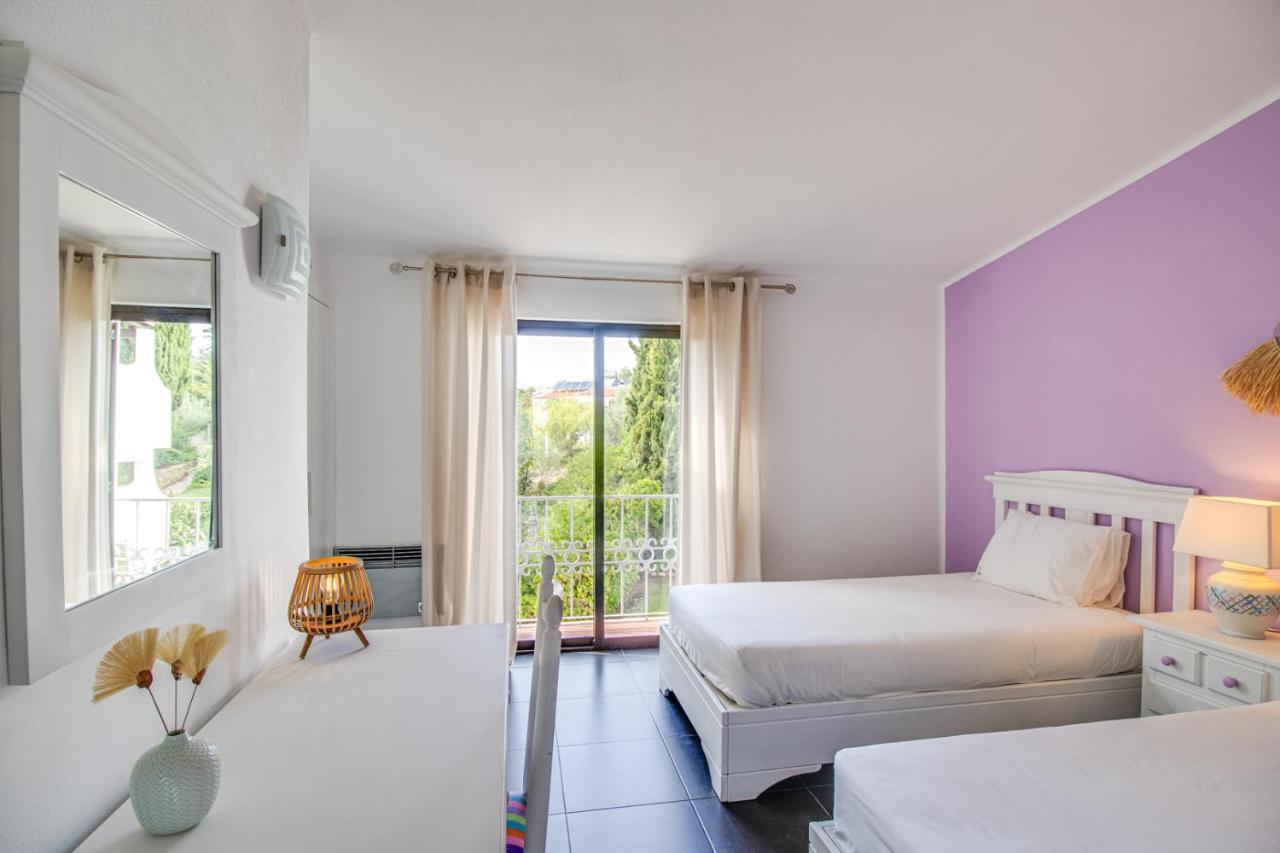 Appartamento Seaside Retreat With Pool, Ac, And Fast Wi-Fi Albufeira Esterno foto